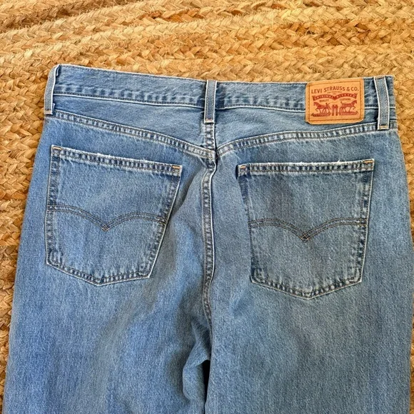 Levi’s Women’s Size 31 Waist Low Pro Straight Medium Wash Denim - Picture 6 of 11